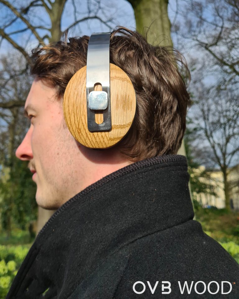 Eikenhouten koptelefoon - handgemaakt ontwerp door OVB WOOD