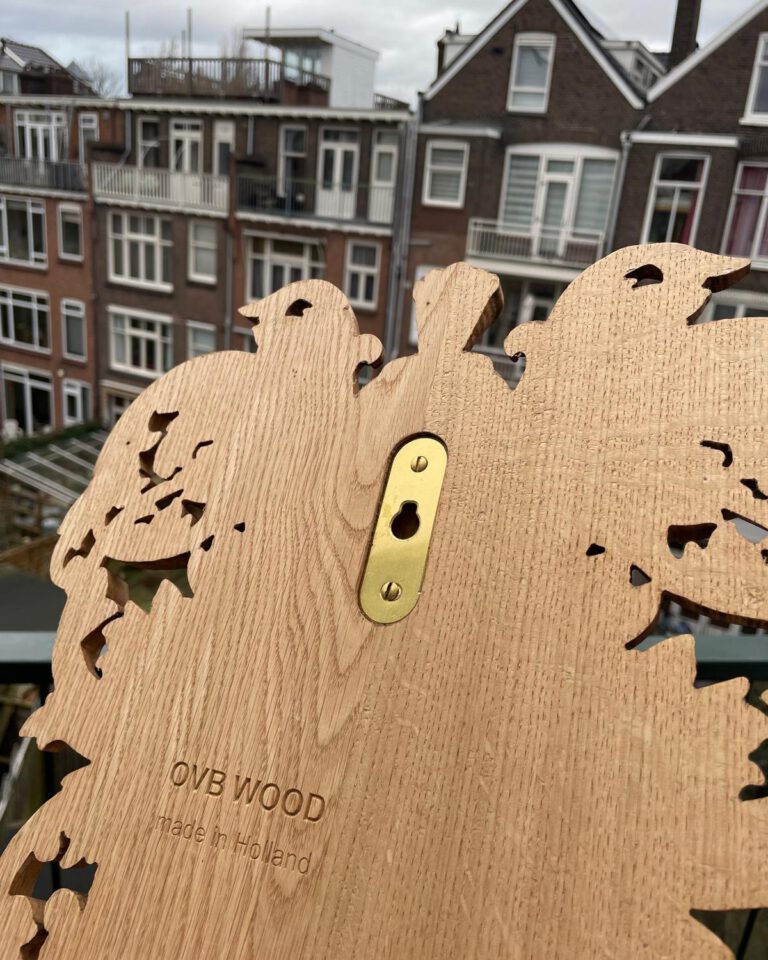 Gepersonaliseerd houten familiewapen voor stijlvolle muurdecoratie